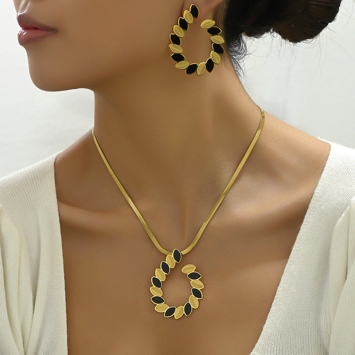 Women's Earrings And Necklace Set Leaves Niche